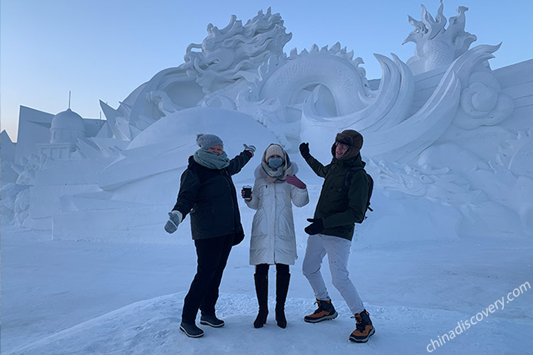 Our customers Jenn’s group from Canada visited Sun Island in Harbin, Heilongjiang, China in December 2020. 
