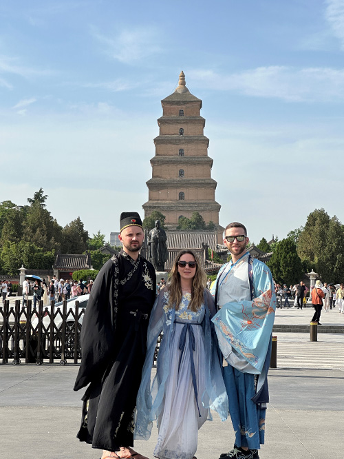 Mazurek's 13 Days China Tour with Hanfu Experience