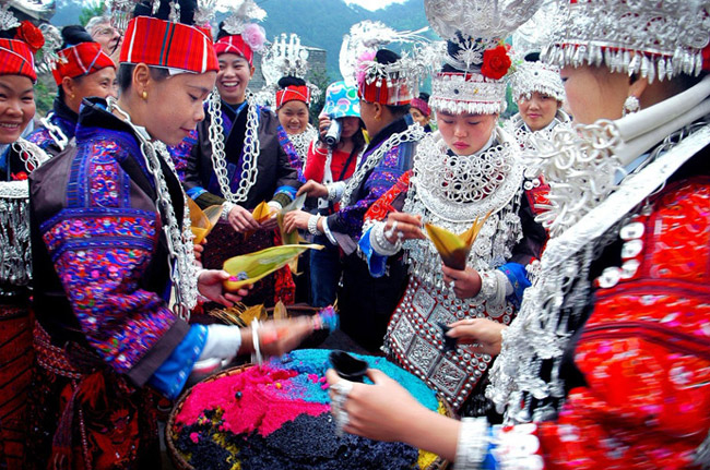 Guizhou Ethnic Minorities: Miao, Dong, Shui & Bouyei People