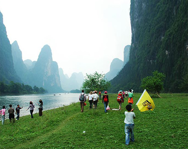 Hiking along Yulong River