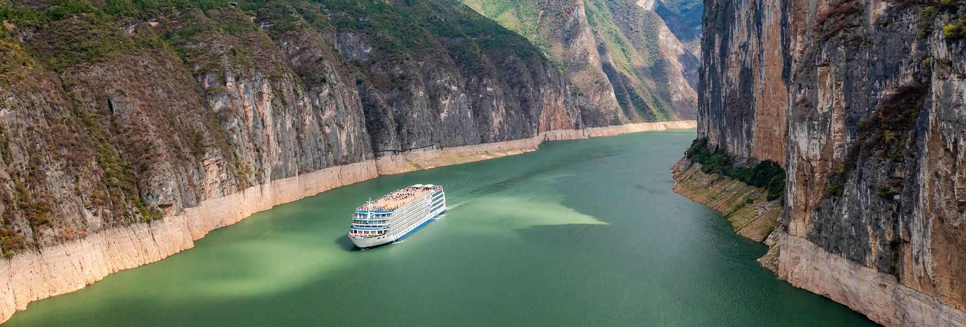 13 Days China Leisure Tour with Yangtze Cruise & Train Experience