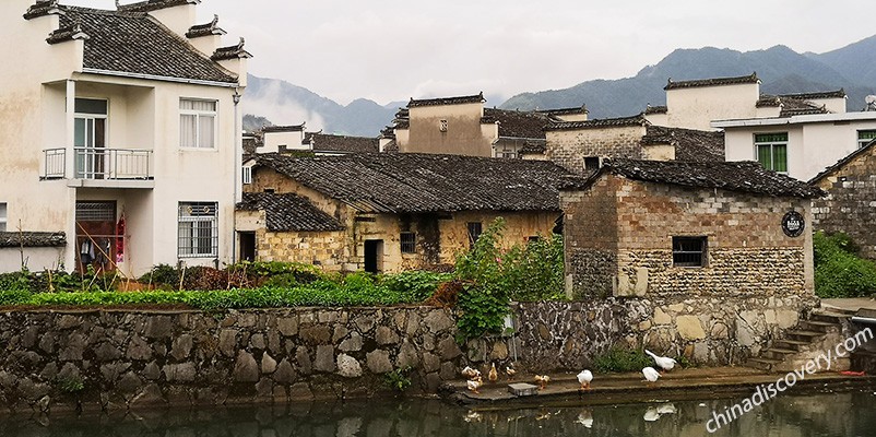 Lucun Village