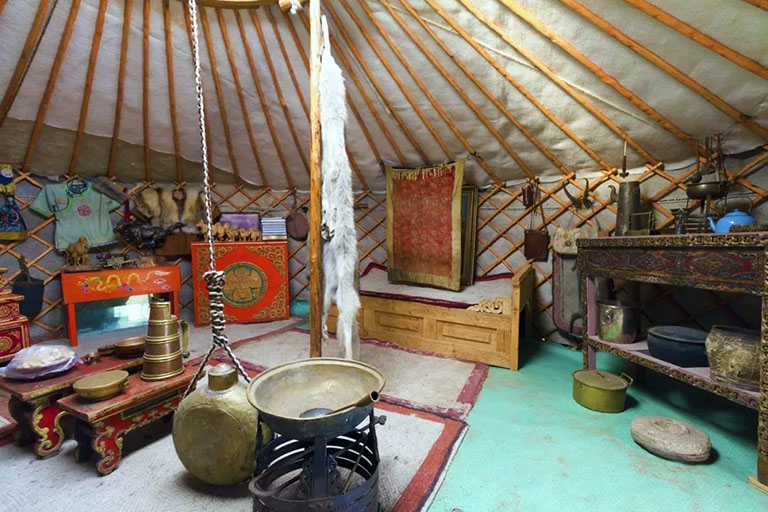 Traditional Mongolian Yurt2 
