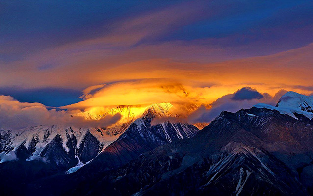 Watch Sunrise over Mount Everest in Nagarkot