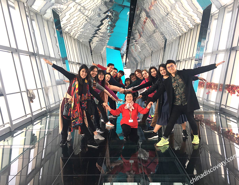 Rajeev's group from India visited Shanghai World Financial Center with China Discovery