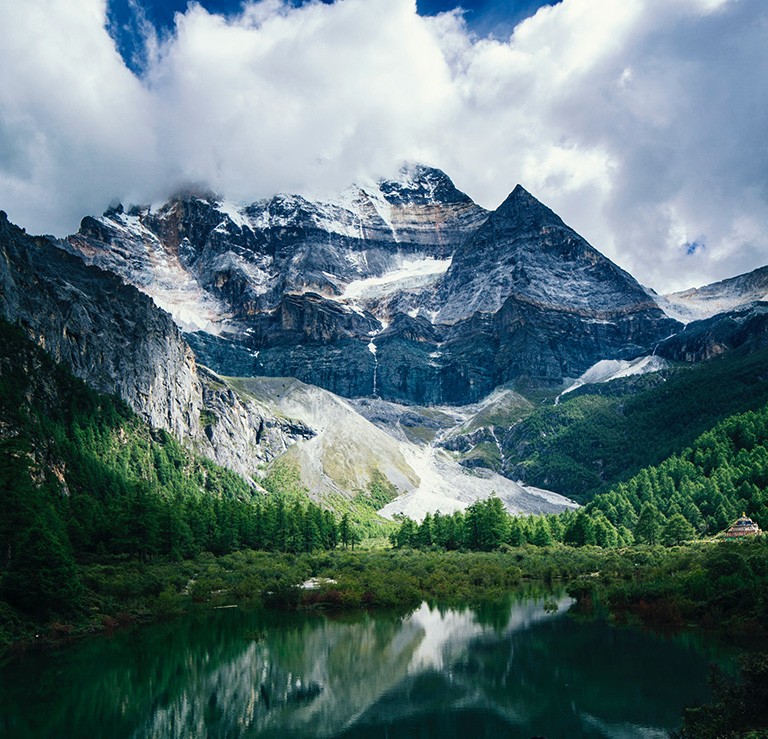 Pearl Lake in Yading