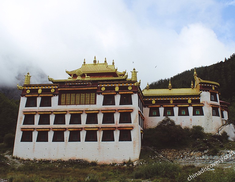 Yading Chonggu Monastery