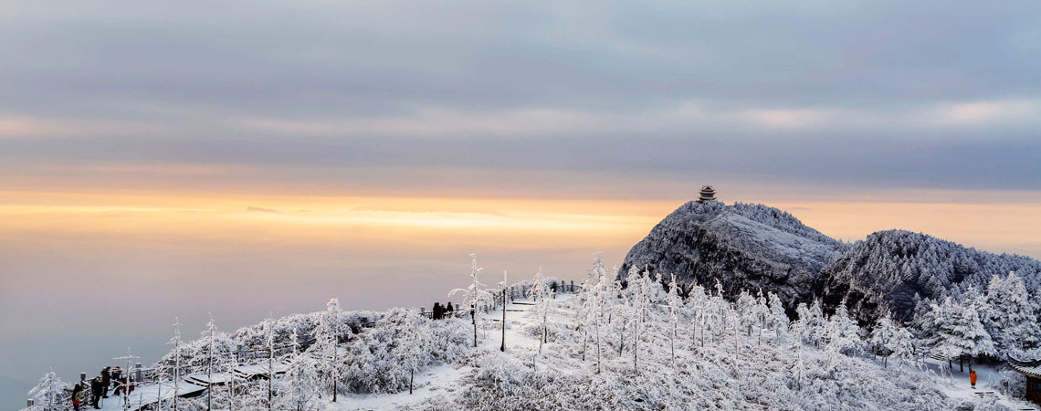 4 Days Mount Emei In-depth Hiking Tour - Emei Shan Hike