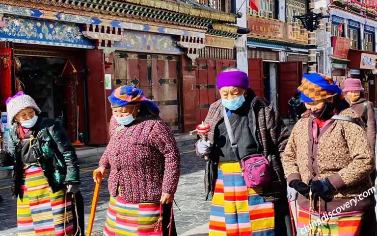 Meet with Tibet locals at Barkhor Street