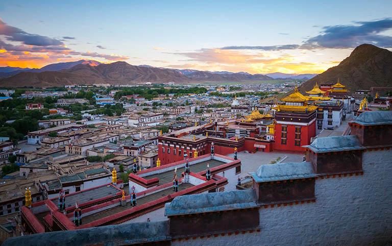 Tibetan Style Architectures of Tashilhunpo Monastery