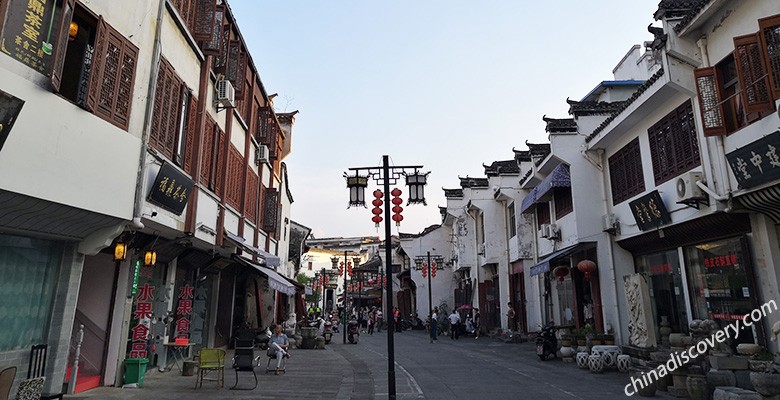 Huangshan Tunxi Ancient Street