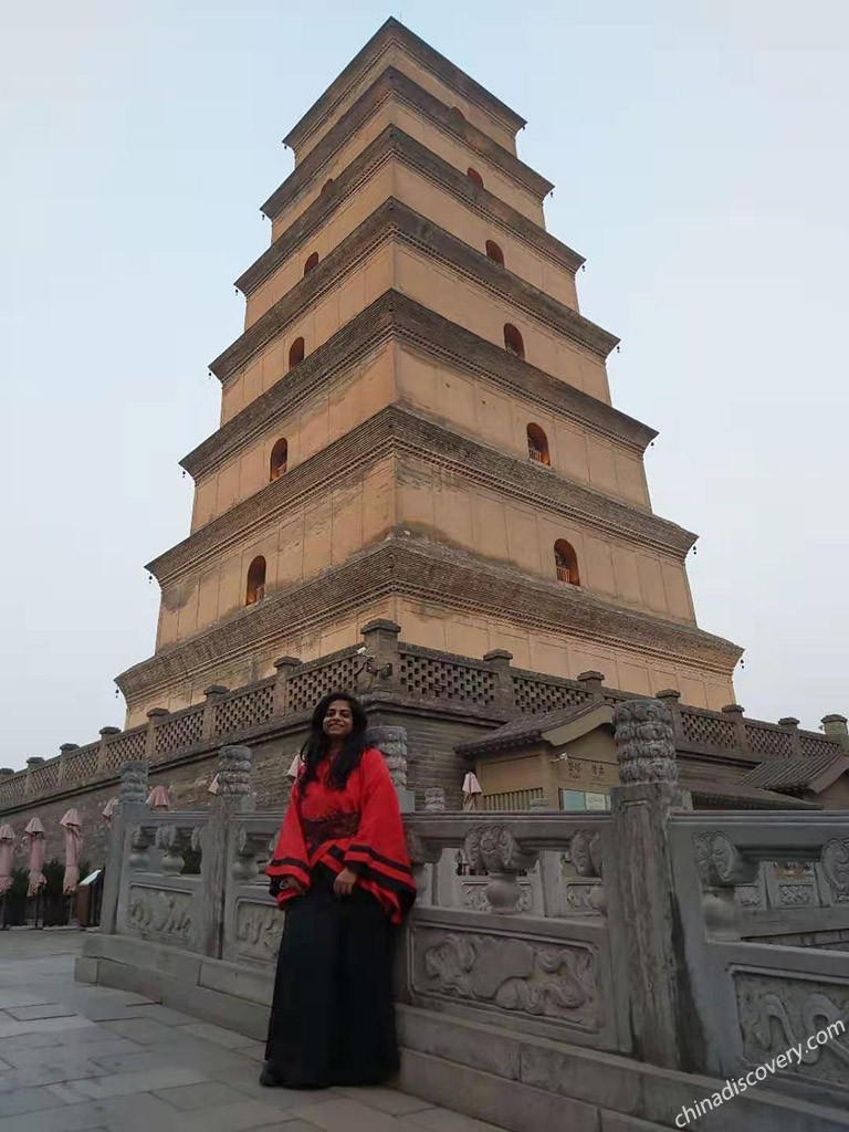 Customer in Hanfu at Big Wild Goose Pagoda