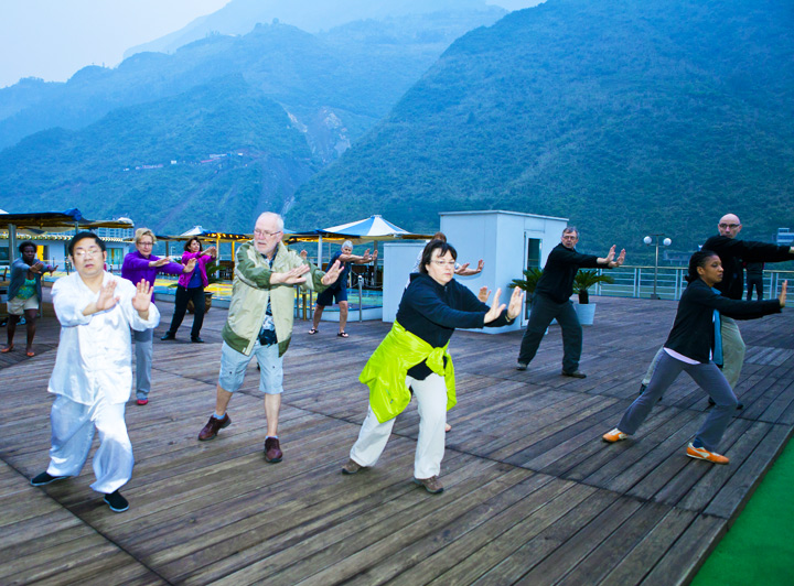 Play Tai Chi on Yangtze Gold