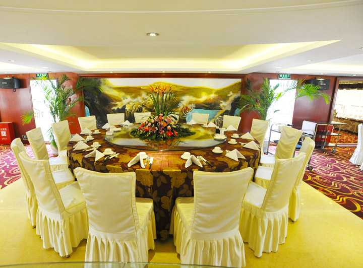 Yangtze 2 - Dining Hall Onboard