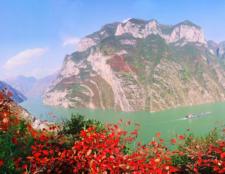 Gorgeous Scenery of Three Gorges