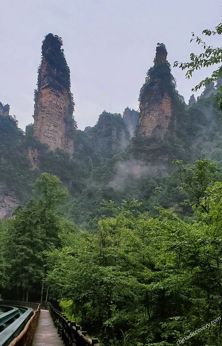 Zhangjiajie Ten Miles Gallery Walking Path