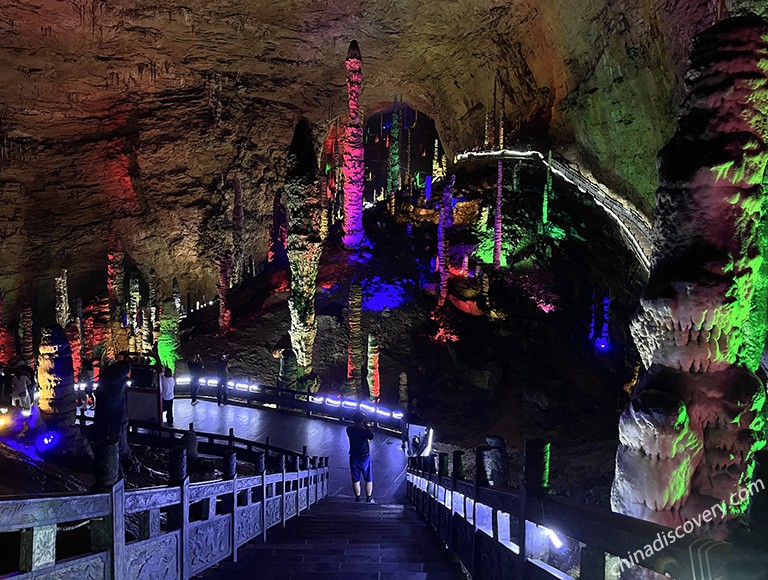 Dragon Palace Hall in Yellow Dragon Cave