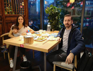 Korhan's family from Turkey had a nice dinner in Chengdu, tour tailormade by Leo