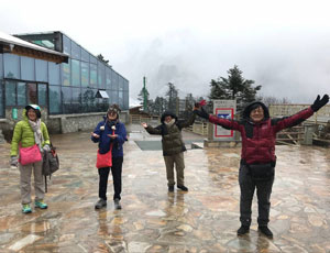 Hailuo Valley Tour with China Discovery